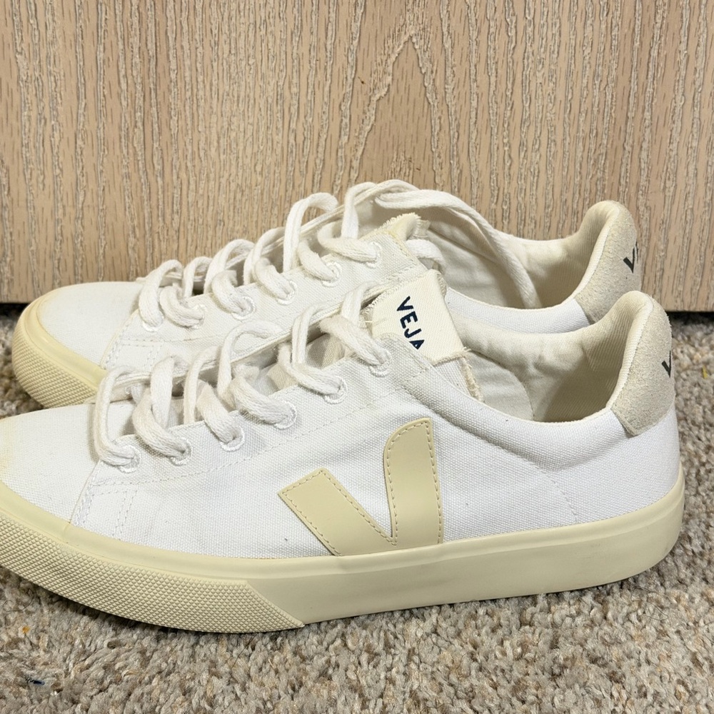 Veja Women's Off-White and Beige Sneakers